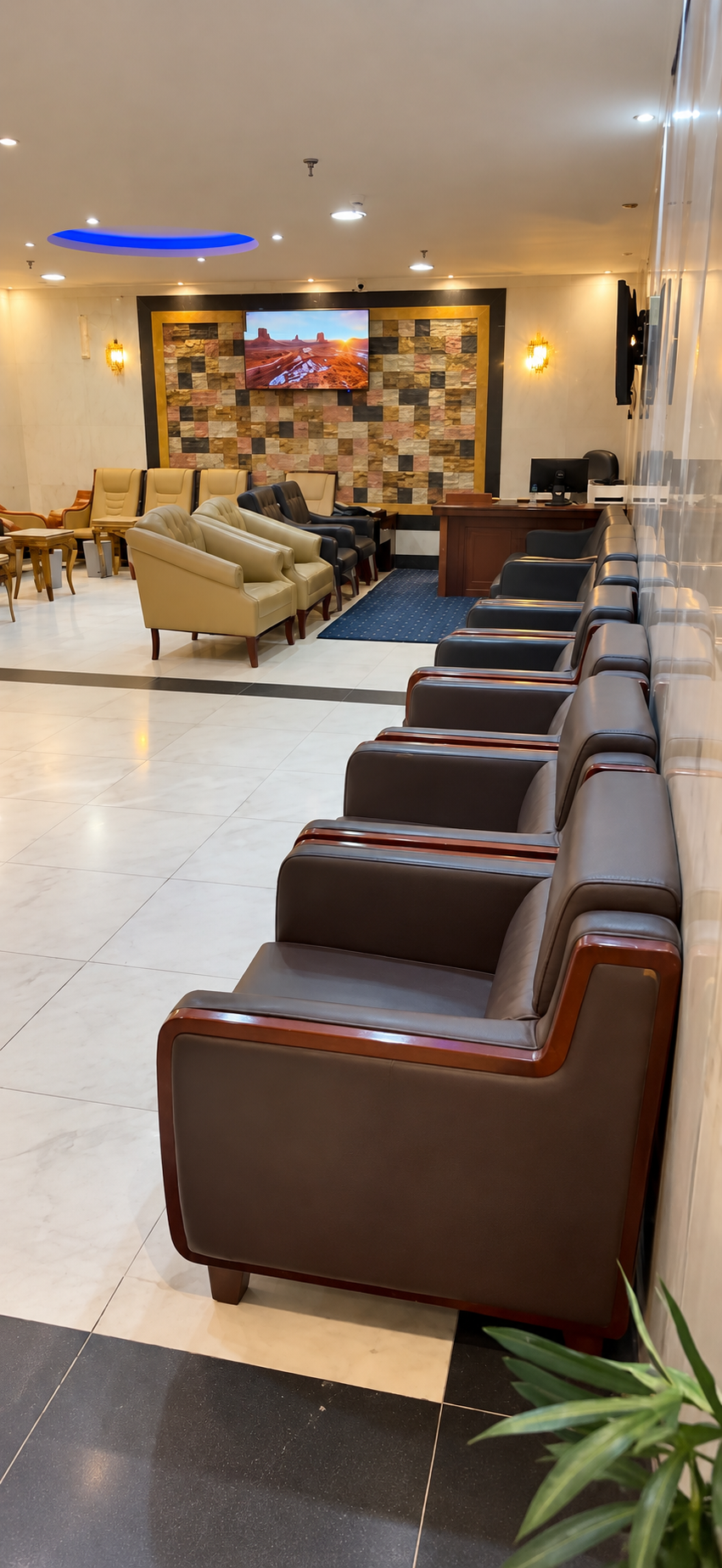 Manazel Al Furqan 2 Hotel — Lobi oturma alanları