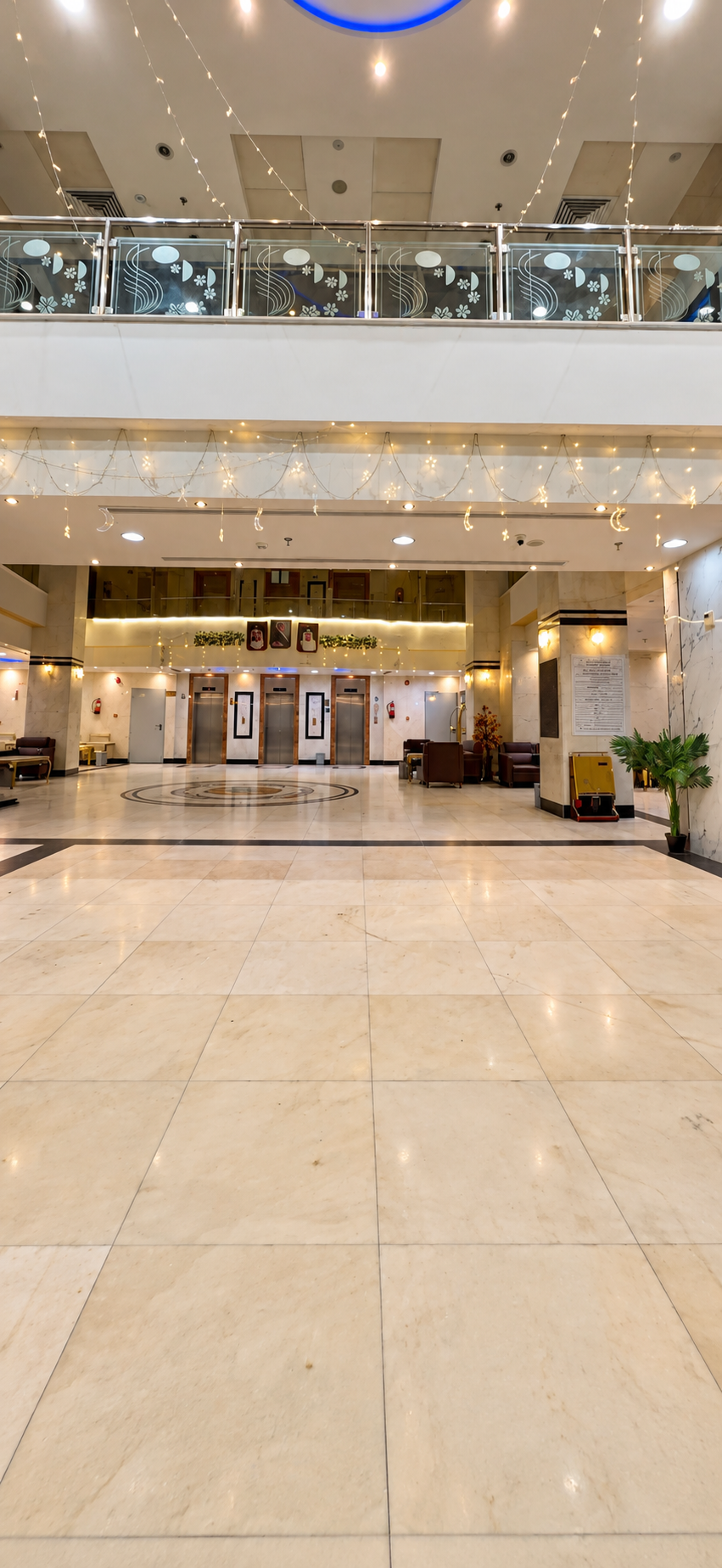 Manazel Al Furqan 2 Hotel — Lobi genel görünümü
